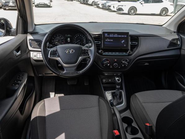 Hyundai Solaris II Рестайлинг с пробегом 2021 года, цена 1 610 000 рублей, 75796 км, седан, Автокод Объявления