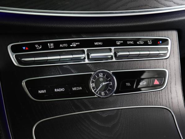 Mercedes-Benz E-Класс V (W213 S213 C238) с пробегом 2019 года, цена 3 390 000 рублей, 106777 км, седан, Автокод Объявления