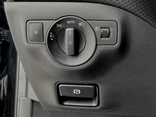 Mercedes-Benz A-Класс III (W176) Рестайлинг с пробегом 2015 года, цена 1 055 000 рублей, 221356 км, хэтчбек, Автокод Объявления