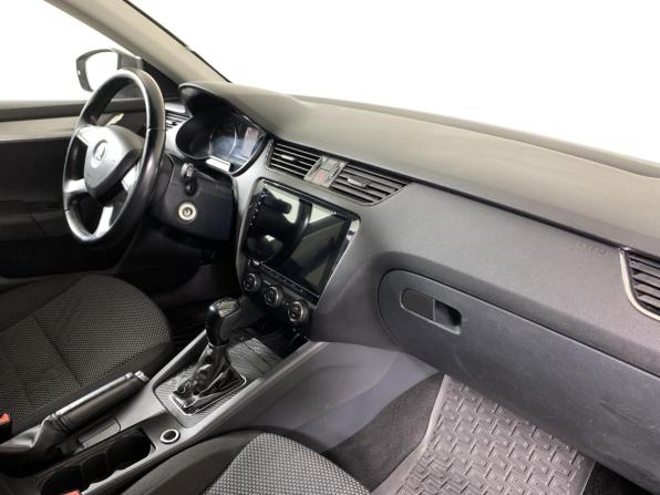 Skoda Octavia III (A7) с пробегом 2013 года, цена 757 000 рублей, 292235 км, лифтбек, Автокод Объявления