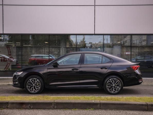 Skoda Octavia IV (A8) с пробегом 2021 года, цена 2 399 000 рублей, 122000 км, лифтбек, Автокод Объявления