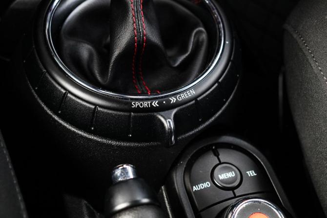 Mini Hatch III (F55/F56) с пробегом 2016 года, цена 2 399 000 рублей, 57120 км, хэтчбек, Автокод Объявления