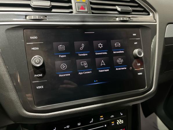 Volkswagen Tiguan II Рестайлинг с пробегом 2021 года, цена 3 325 000 рублей, 54098 км, внедорожник, Автокод Объявления