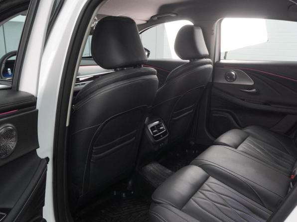 Chery Arrizo 8 с пробегом 2023 года, цена 2 299 000 рублей, 16397 км, седан, Автокод Объявления