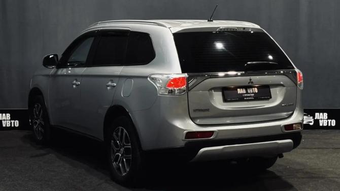 Mitsubishi Outlander III с пробегом 2014 года, цена 1 300 000 рублей, 210000 км, внедорожник, Автокод Объявления