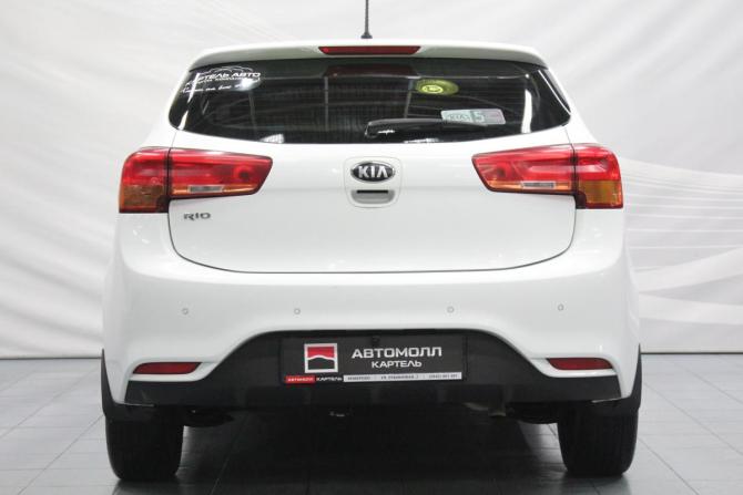 Kia Rio III Рестайлинг с пробегом 2016 года, цена 879 000 рублей, 302062 км, хэтчбек, Автокод Объявления