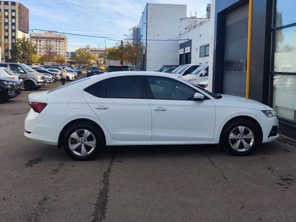 Skoda Octavia IV (A8) с пробегом 2021 года, цена 2 450 000 рублей, 59466 км, лифтбек, Автокод Объявления