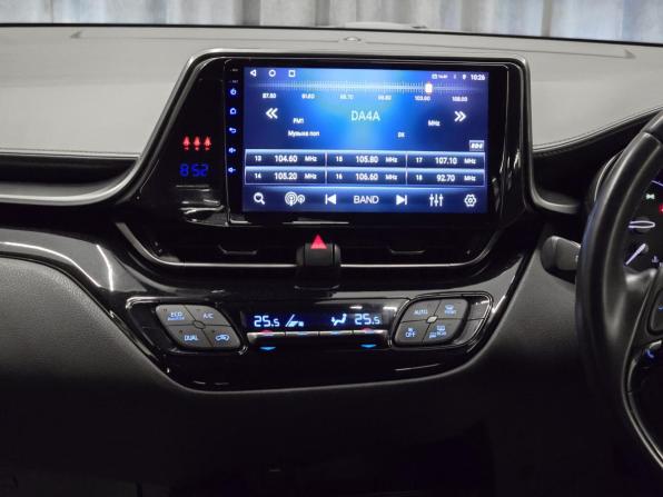 Toyota C-HR I с пробегом 2018 года, цена 2 000 000 рублей, 74000 км, внедорожник, Автокод Объявления