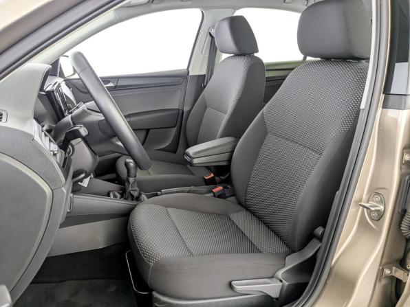 Volkswagen Polo VI с пробегом 2021 года, цена 1 650 000 рублей, 33690 км, лифтбек, Автокод Объявления