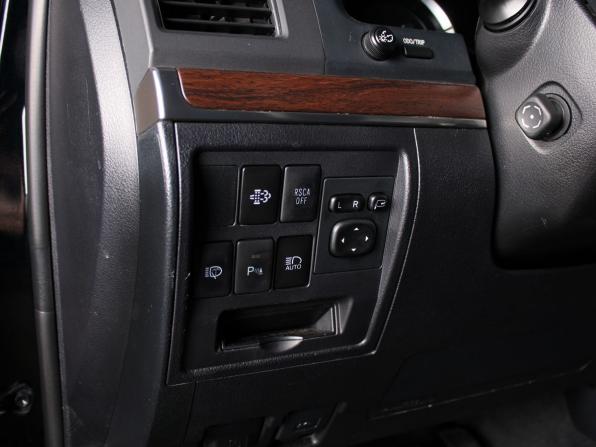 Toyota Land Cruiser 200 Series Рестайлинг 2 с пробегом 2016 года, цена 5 950 000 рублей, 220000 км, внедорожник, Автокод Объявления
