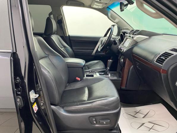 Toyota Land Cruiser Prado 150 Series Рестайлинг 1 с пробегом 2016 года, цена 3 950 000 рублей, 183199 км, внедорожник, Автокод Объявления