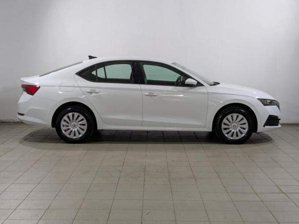Skoda Octavia IV (A8) с пробегом 2021 года, цена 2 100 000 рублей, 80408 км, лифтбек, Автокод Объявления