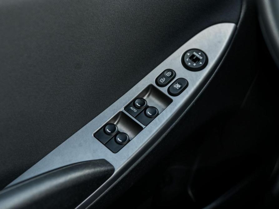Hyundai Solaris I Рестайлинг Санкт-Петербург  - изображение 9