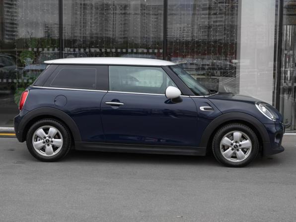 Mini Hatch III (F55/F56) Рестайлинг с пробегом 2018 года, цена 1 898 000 рублей, 97000 км, хэтчбек, Автокод Объявления