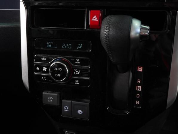 Toyota Roomy I Рестайлинг с пробегом 2022 года, цена 1 649 000 рублей, 44969 км, микровэн, Автокод Объявления