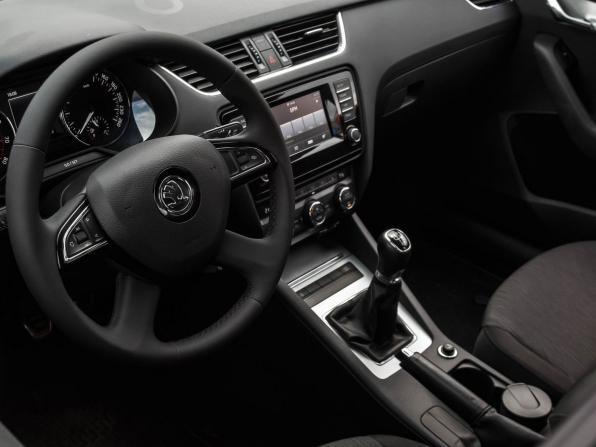 Skoda Octavia III (A7) с пробегом 2015 года, цена 1 230 000 рублей, 160419 км, лифтбек, Автокод Объявления