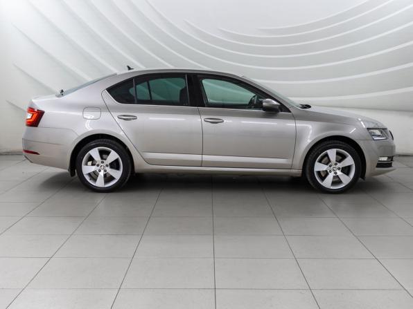 Skoda Octavia III (A7) Рестайлинг с пробегом 2020 года, цена 2 208 000 рублей, 88473 км, лифтбек, Автокод Объявления