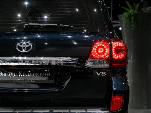 Toyota Land Cruiser 200 Series Рестайлинг 1 с пробегом 2014 года, цена 5 279 900 рублей, 180045 км, внедорожник, Автокод Объявления
