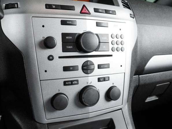 Opel Zafira B Рестайлинг с пробегом 2014 года, цена 974 000 рублей, 131819 км, компактвэн, Автокод Объявления