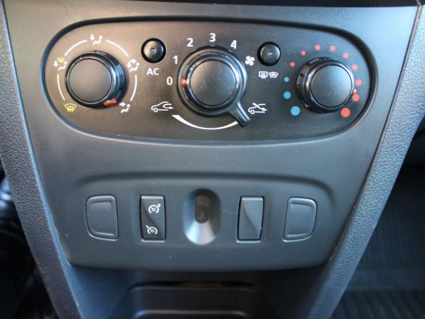 Renault Sandero II с пробегом 2014 года, цена 649 000 рублей, 185030 км, хэтчбек, Автокод Объявления