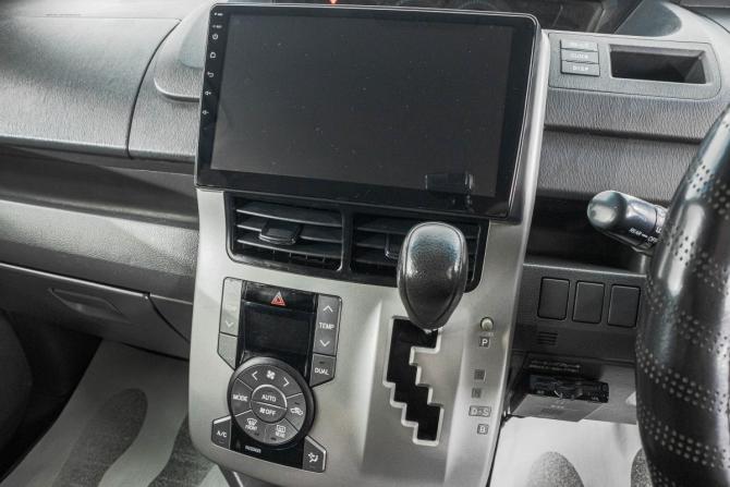 Toyota Voxy II (R70) с пробегом 2007 года, цена 1 199 000 рублей, 435000 км, минивэн, Автокод Объявления