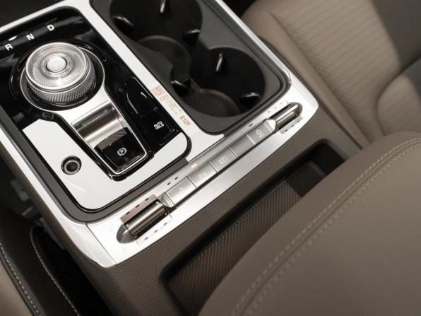 Kia Carnival IV Рестайлинг с пробегом 2026 года, цена 7 300 000 рублей, 20 км, минивэн, Автокод Объявления