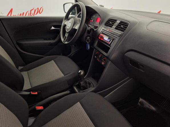 Volkswagen Polo V с пробегом 2013 года, цена 785 000 рублей, 80375 км, седан, Автокод Объявления