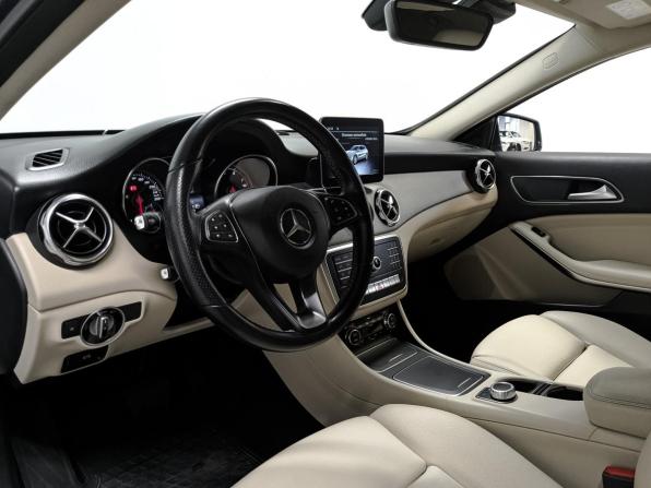 Mercedes-Benz GLA I (X156) Рестайлинг с пробегом 2019 года, цена 2 205 000 рублей, 92405 км, внедорожник, Автокод Объявления