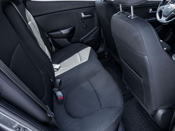 Kia Rio III Рестайлинг с пробегом 2015 года, цена 989 000 рублей, 145000 км, хэтчбек, Автокод Объявления