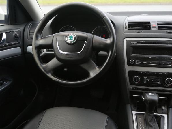 Skoda Octavia II (A5) Рестайлинг с пробегом 2012 года, цена 882 000 рублей, 206500 км, лифтбек, Автокод Объявления