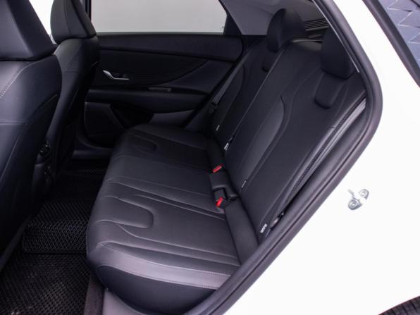 Hyundai Elantra VII (CN7) Рестайлинг с пробегом 2023 года, цена 2 340 000 рублей, 8500 км, седан, Автокод Объявления