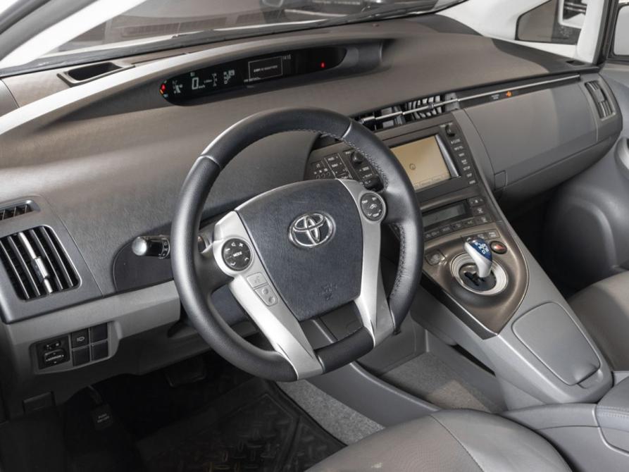 Toyota Prius III (XW30) Казань  - изображение 5