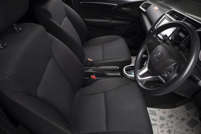 Honda Fit III Рестайлинг с пробегом 2018 года, цена 1 299 000 рублей, 90000 км, хэтчбек, Автокод Объявления