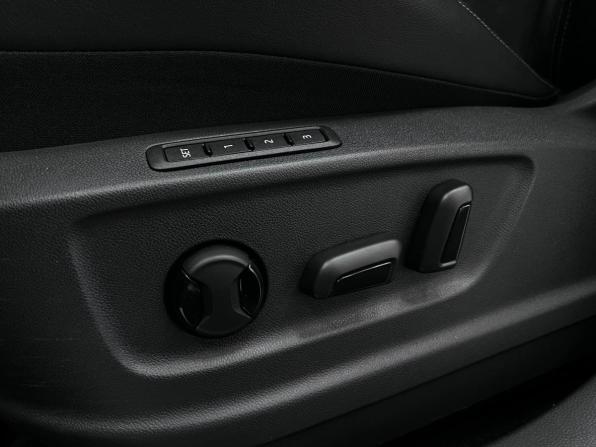 Skoda Karoq I с пробегом 2020 года, цена 2 330 000 рублей, 113168 км, внедорожник, Автокод Объявления