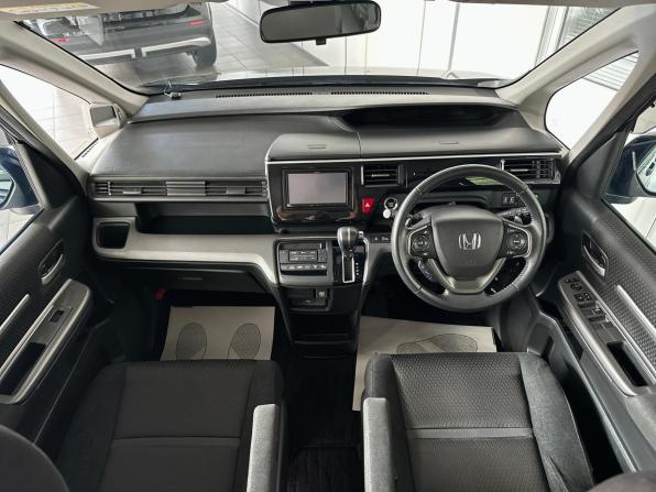 Honda Stepwgn V Рестайлинг с пробегом 2019 года, цена 2 540 000 рублей, 88965 км, минивэн, Автокод Объявления