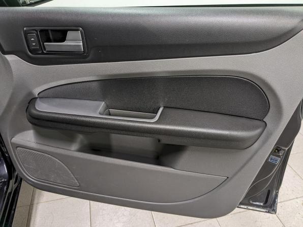 Ford Focus II Рестайлинг с пробегом 2010 года, цена 590 000 рублей, 199500 км, седан, Автокод Объявления