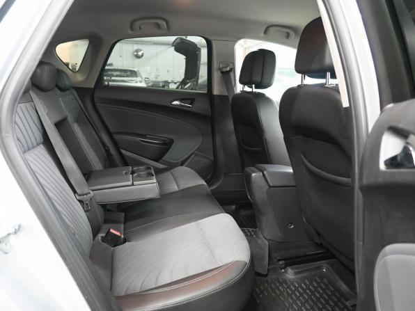 Opel Astra J Рестайлинг с пробегом 2013 года, цена 929 900 рублей, 187000 км, хэтчбек, Автокод Объявления