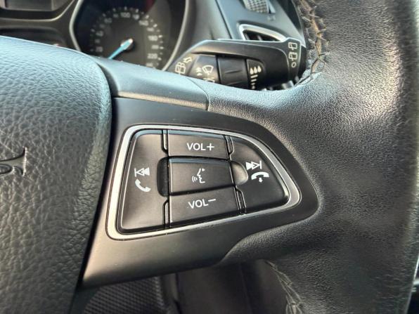 Ford Focus III Рестайлинг с пробегом 2015 года, цена 1 150 000 рублей, 92617 км, хэтчбек, Автокод Объявления