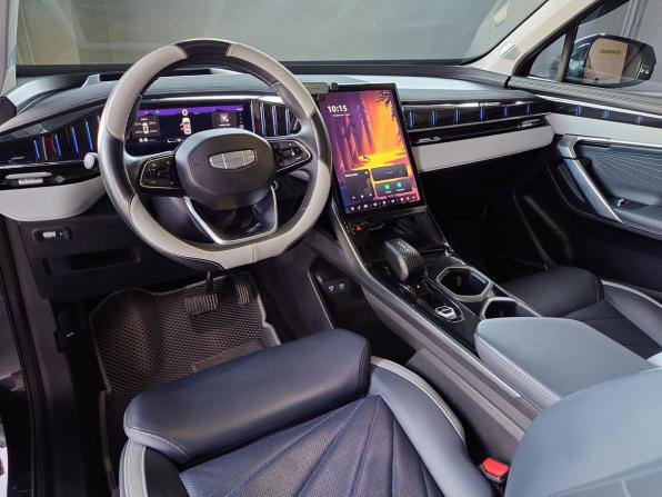 Geely Atlas II с пробегом 2024 года, цена 2 700 000 рублей, 60000 км, внедорожник, Автокод Объявления