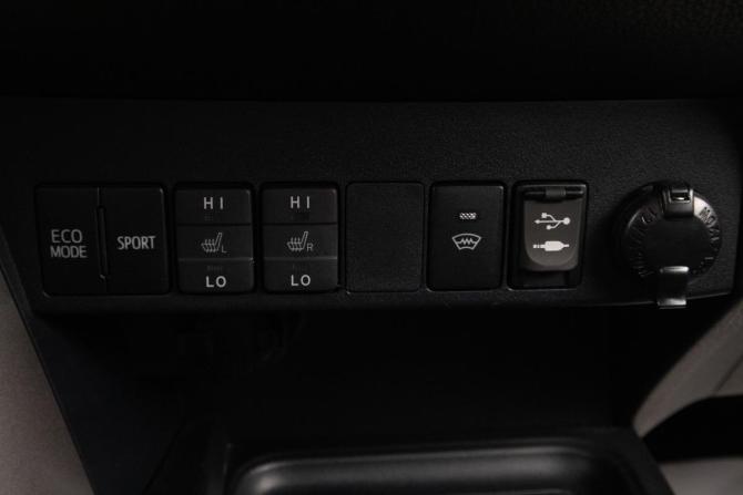 Toyota RAV4 IV (XA40) Рестайлинг с пробегом 2017 года, цена 2 549 000 рублей, 97161 км, внедорожник, Автокод Объявления