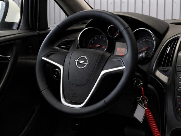 Opel Astra J с пробегом 2011 года, цена 817 000 рублей, 112237 км, хэтчбек, Автокод Объявления