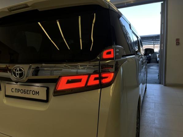 Toyota Vellfire II Рестайлинг с пробегом 2019 года, цена 3 620 000 рублей, 190000 км, минивэн, Автокод Объявления