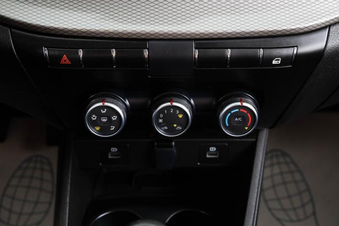 Lada (ВАЗ) Vesta I Рестайлинг (NG) с пробегом 2024 года, цена 1 099 000 рублей, 25896 км, седан, Автокод Объявления