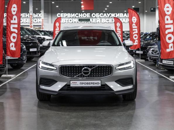 Volvo V60 Cross Country II с пробегом 2020 года, цена 3 549 898 рублей, 118075 км, универсал, Автокод Объявления