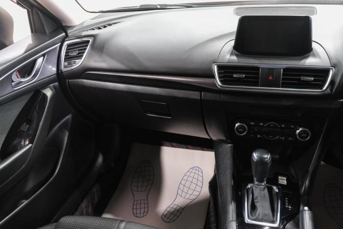 Mazda Axela III с пробегом 2017 года, цена 1 549 000 рублей, 118000 км, хэтчбек, Автокод Объявления