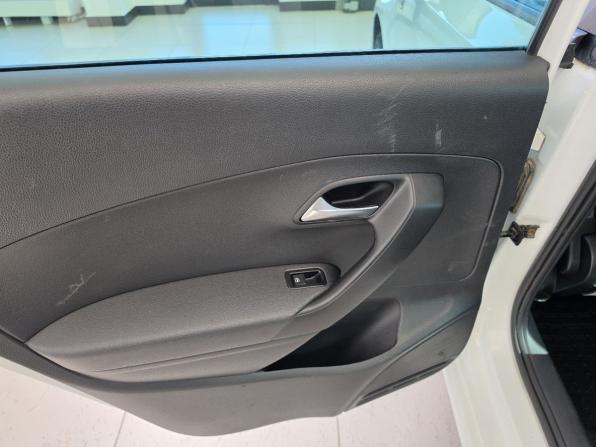 Volkswagen Polo V Рестайлинг с пробегом 2019 года, цена 879 000 рублей, 180000 км, седан, Автокод Объявления