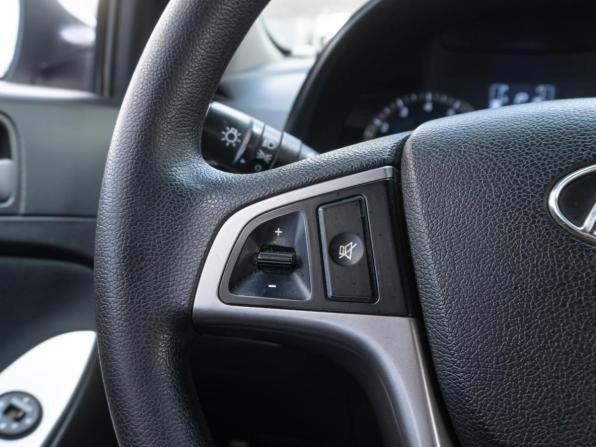 Hyundai Solaris I Рестайлинг с пробегом 2015 года, цена 1 039 000 рублей, 182705 км, седан, Автокод Объявления