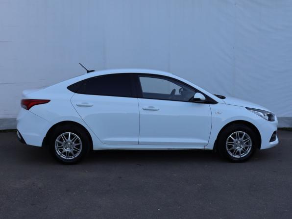 Hyundai Solaris II с пробегом 2017 года, цена 880 000 рублей, 137154 км, седан, Автокод Объявления