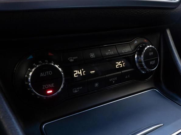 Mercedes-Benz GLA I (X156) Рестайлинг с пробегом 2019 года, цена 2 019 700 рублей, 184505 км, внедорожник, Автокод Объявления