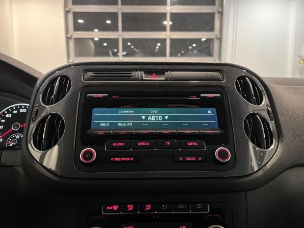 Volkswagen Tiguan I Рестайлинг с пробегом 2012 года, цена 1 360 000 рублей, 79058 км, внедорожник, Автокод Объявления